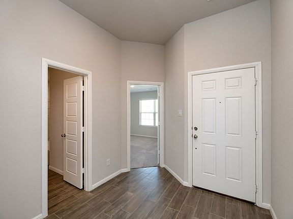 5th image of 9028 Silver Dollar Dr