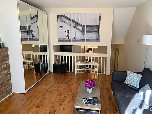 Rented by Marc Alloul, LREB | media 3