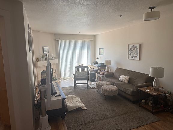 3rd image of 4018 Brindisi Pl