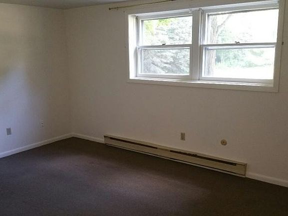 3rd image of 34 Wayne St APT B1