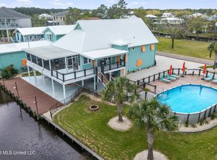 842 Deer Dr, Bay Saint Louis, MS 39520