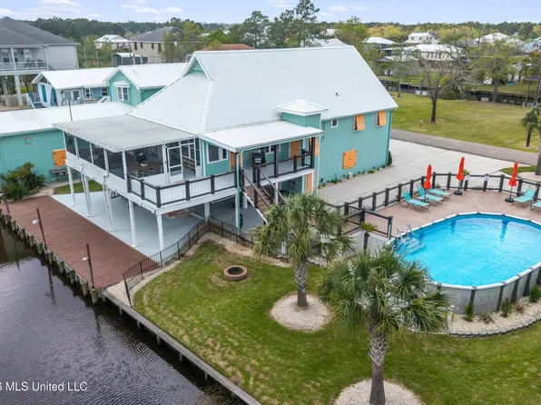 842 Deer Dr, Bay Saint Louis, MS 39520