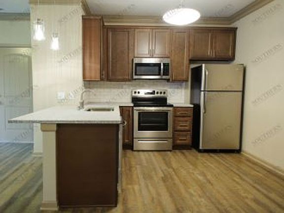 5th image of 307 Professional Park Dr APT H