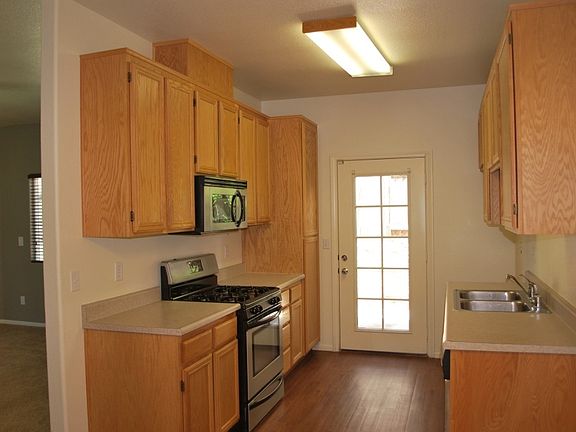 4th image of 463 Calle Elegante