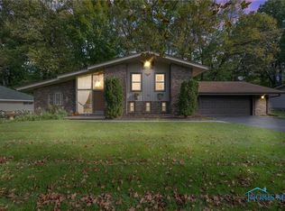 3824 N Beverly Hills Dr, Toledo, OH 43614