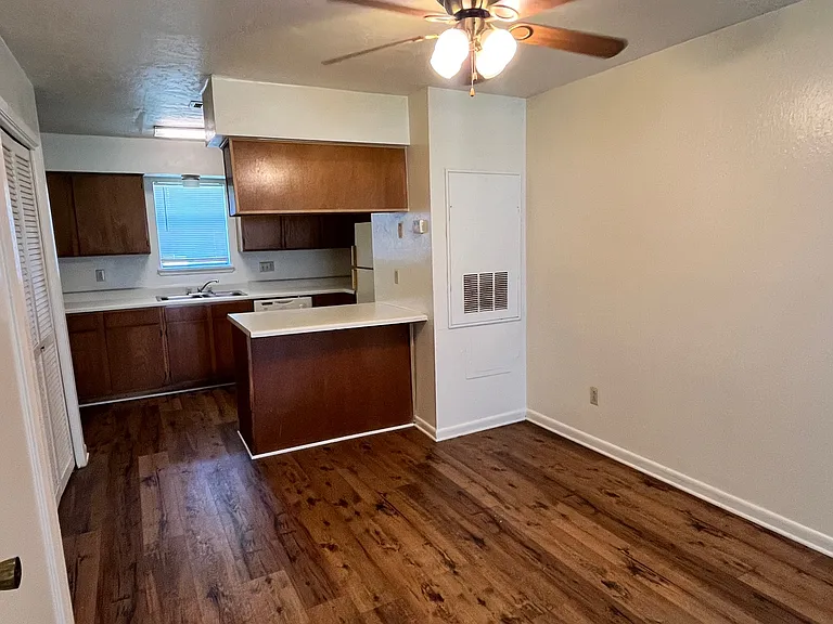 402 Summer Ct #1A — Photo 6