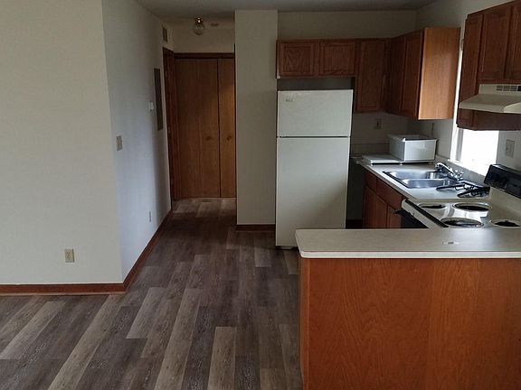 2nd image of 18401 Sharon Ln