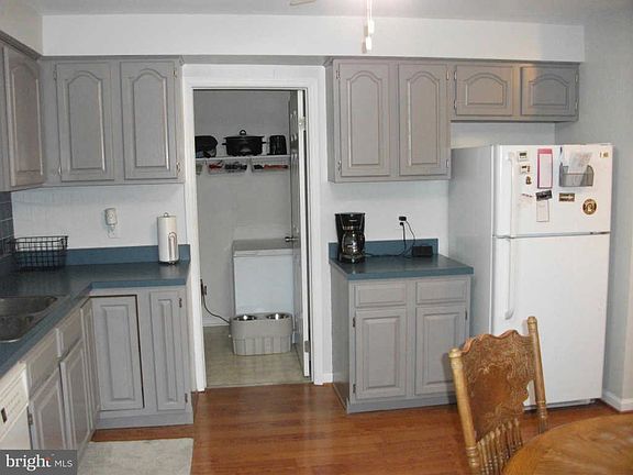4th image of 14893 Robinhood Cir