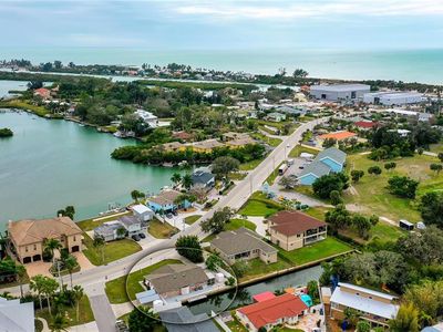 702 Albee Rd W, Nokomis, FL, 34275