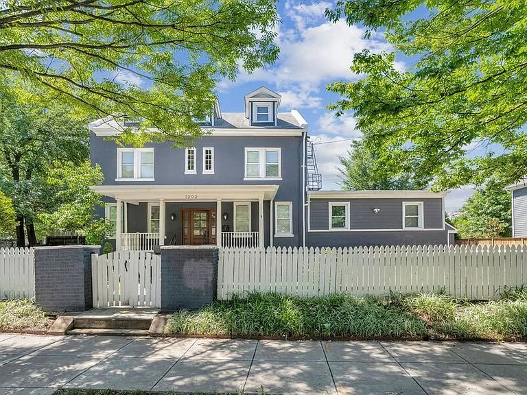 1202 Decatur St NW — Photo 2