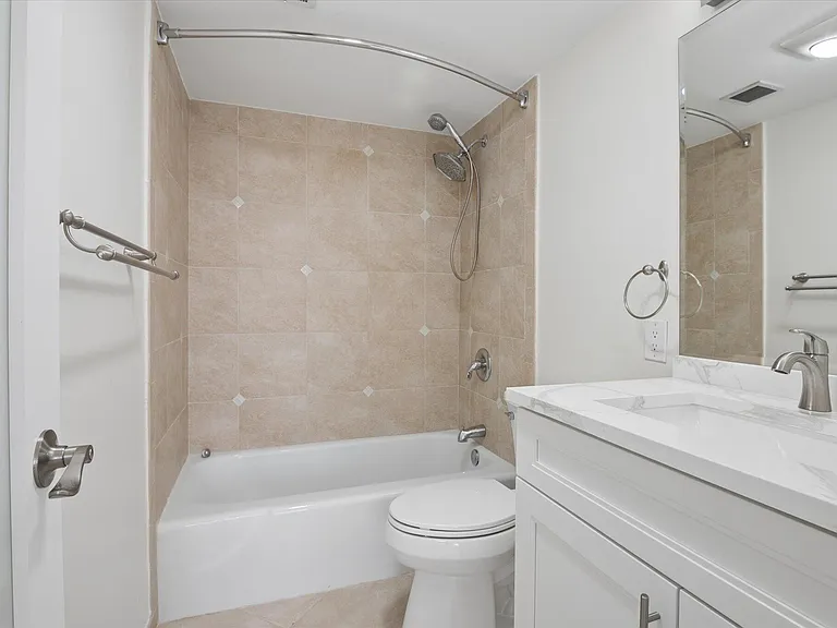 511 Bayshore Dr #206 — Photo 9
