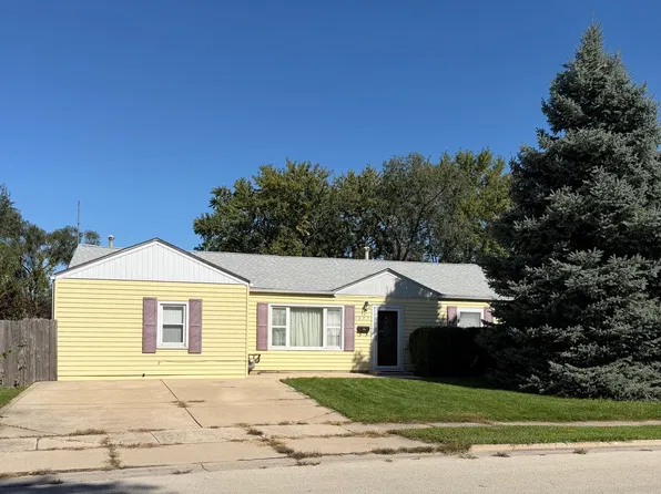 1827 Burry Circle Dr, Crest Hill, IL 60403