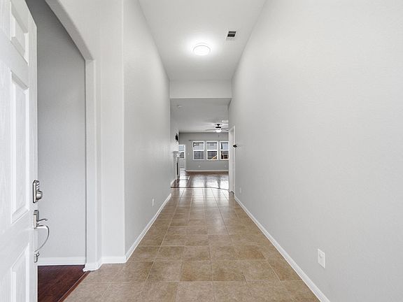 4th image of 4207 Canterbury Park Ln