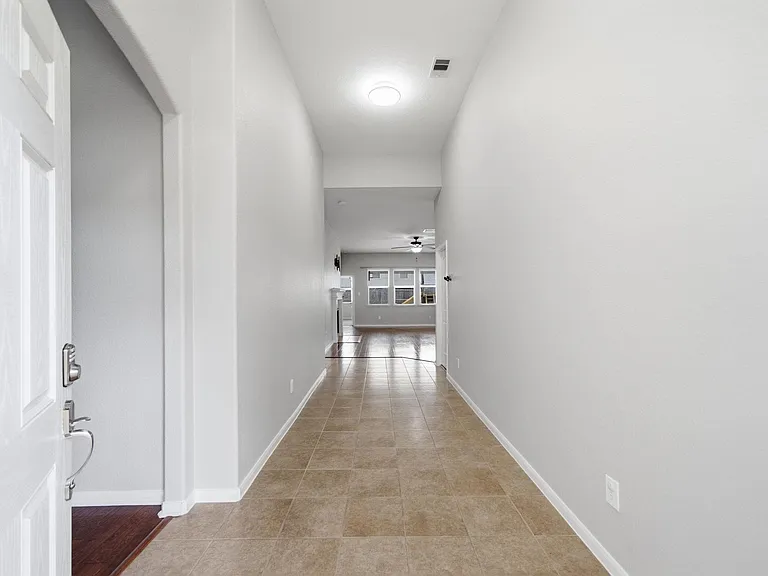4207 Canterbury Park Ln — Photo 4
