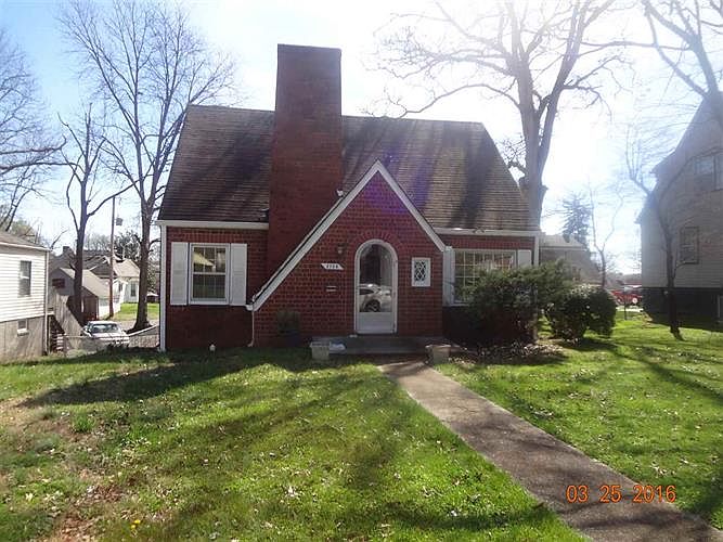 1st image of 2708 Woodbine Ave