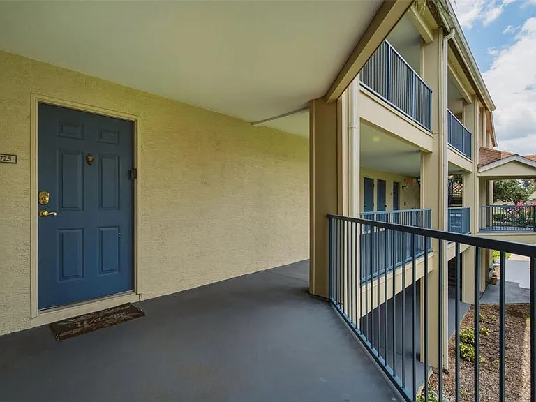 7300 Westpointe Blvd #725 — Photo 3
