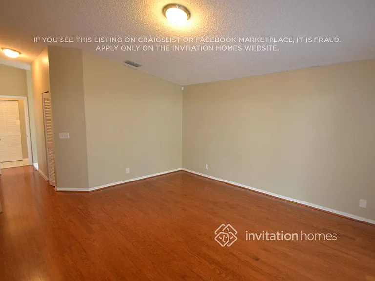 10841 SW 14th Ct — Photo 6
