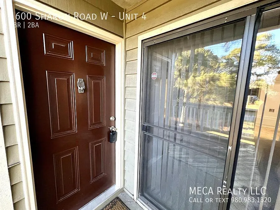 1600 Sharon Road West Unit 4 — Photo 2