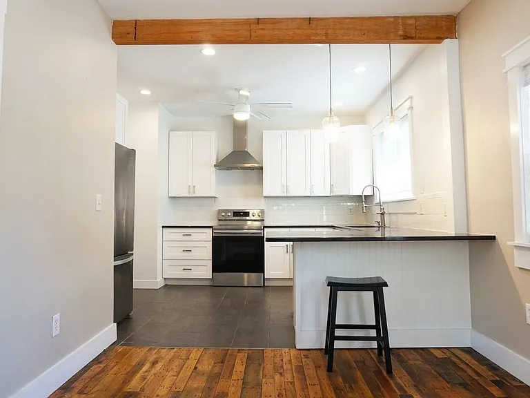504 Brunswick St — Photo 3