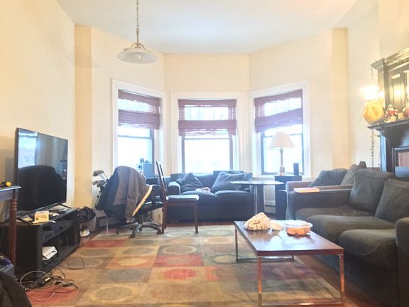 5th image of 1682 Beacon St #011C