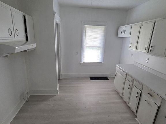 5th image of 3870 W 37th St #2