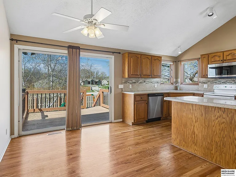 7308 S 155th Ave — Photo 12