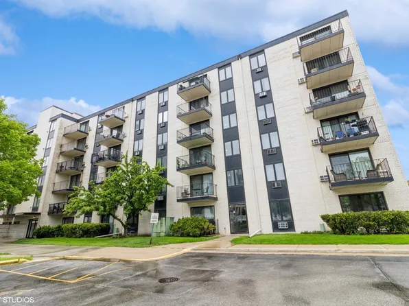 9701 N Dee Rd Unit 4C, Niles, IL 60714