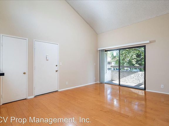 4th image of 25019 Peachland Ave Unit 240