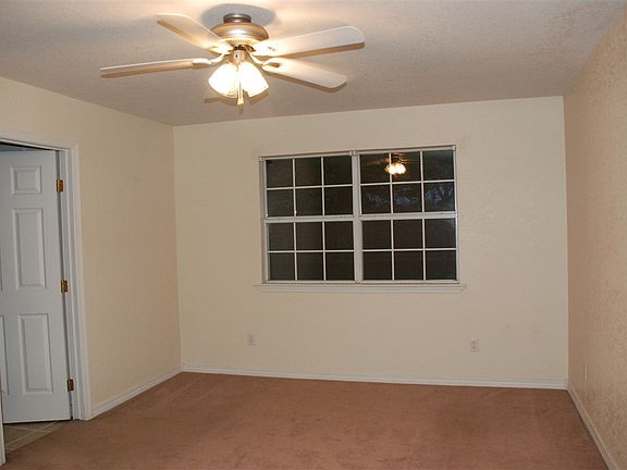 5th image of 1002 Paula St