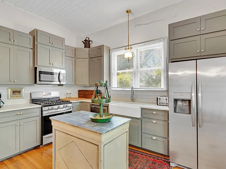 221 Walnut St — Photo 25