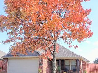 3112 N Verona Ln, Fayetteville, AR 72704