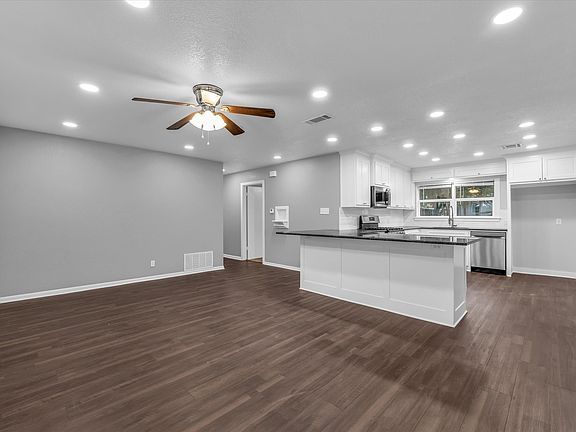 5th image of 1000 N 61st St