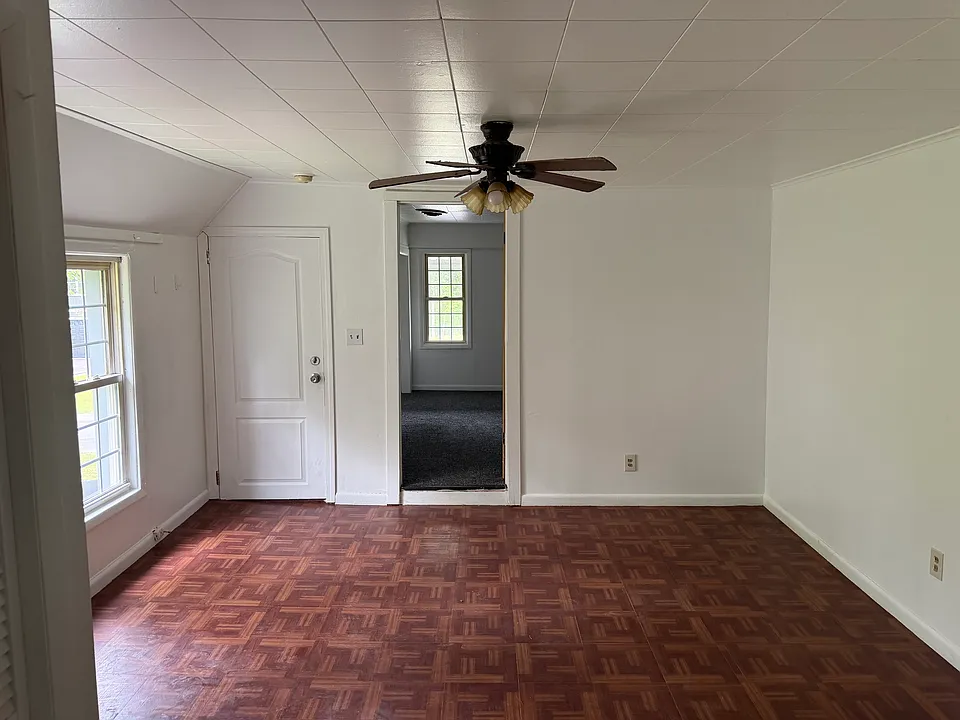 5 Livingston Ave #5