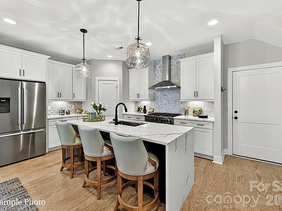 3rd image of 301 S Gardner Ave #1