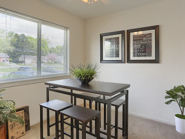 Twin Lakes Apartments — Photo 23
