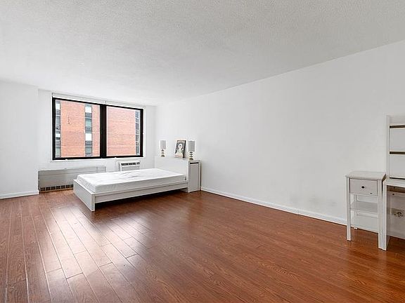 2nd image of 1619 3rd Ave APT 6B