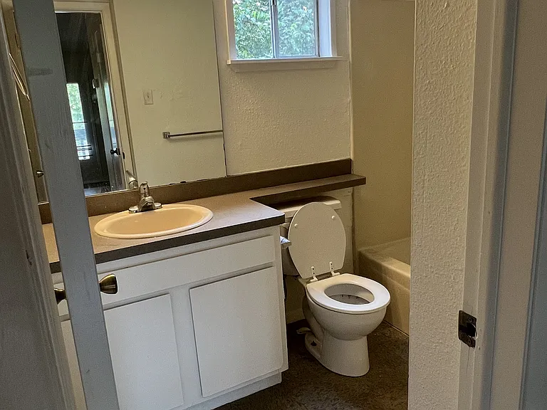 3903 Peterson Ave — Photo 10