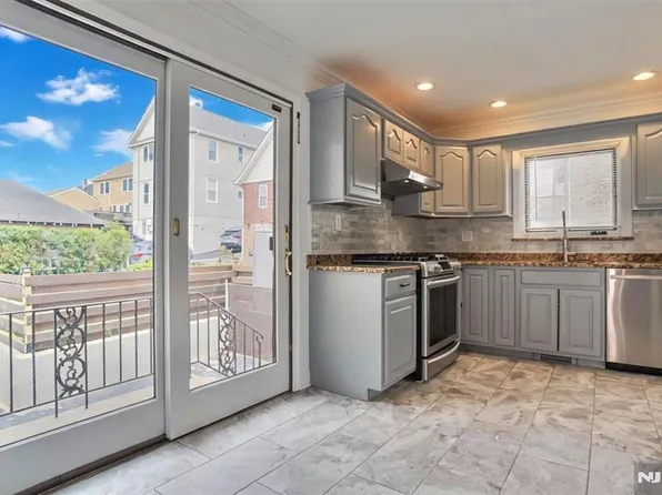662 Teneyck Ave, Lyndhurst, NJ 07071