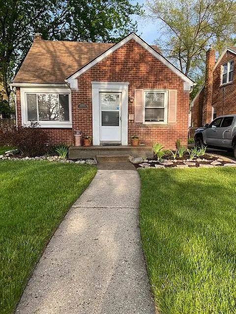 23270 Sherman St — Photo 1