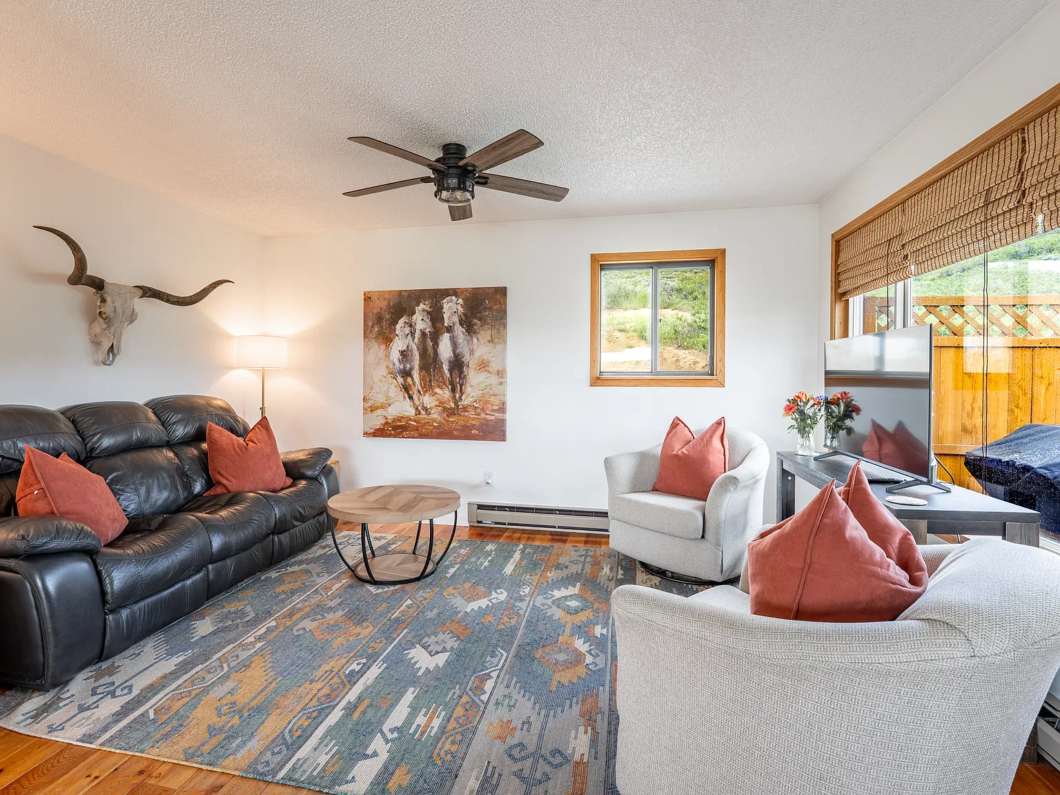 1602 Indian Creek Frontage Rd — Photo 3