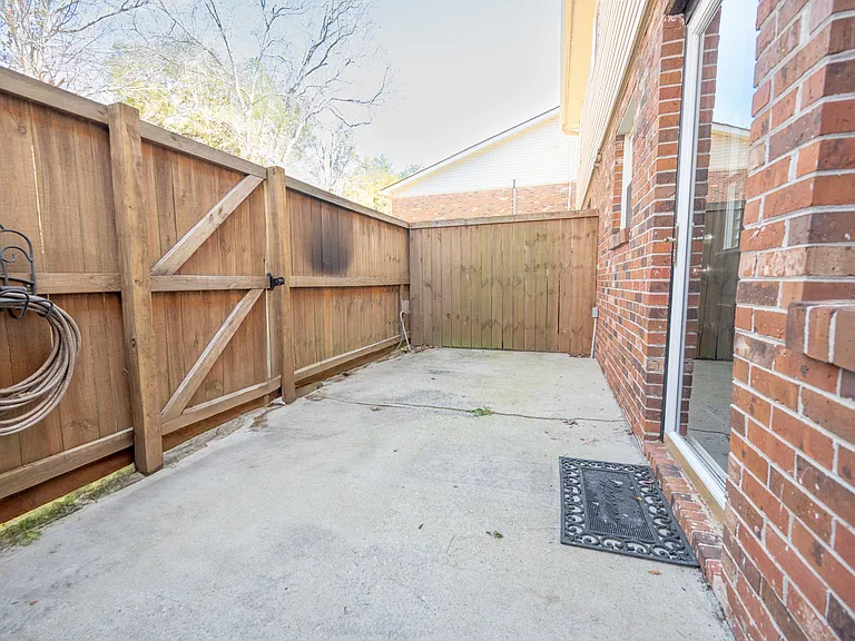 415 Parkdale Dr #18C — Photo 25