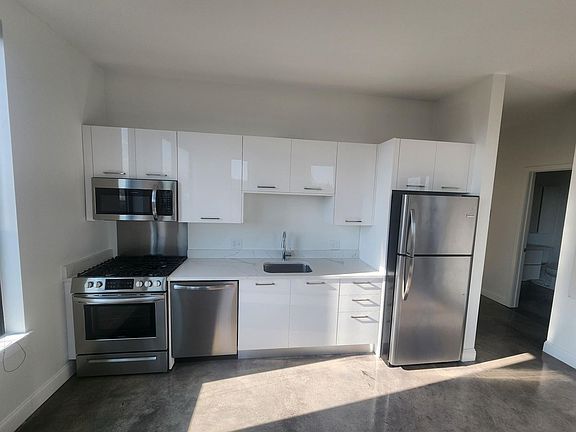 4th image of 28 Mechanic St Unit 405