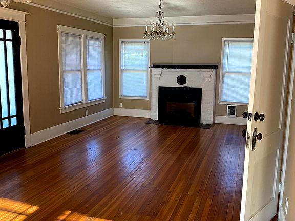 3rd image of 517 W Fourth Plain Blvd #A