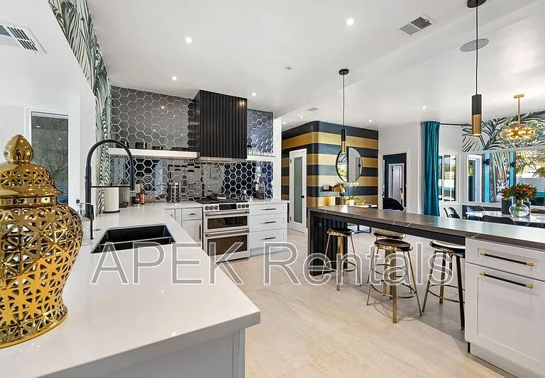 2325 N Girasol Ave — Photo 38