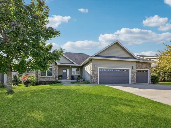 590 Spyglass Ln, Waukee, IA 50263
