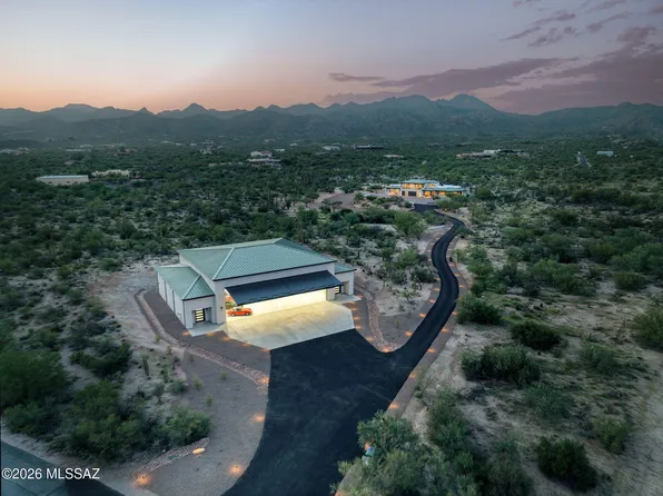 1950 W De Havilland Way, Oro Valley, AZ 85755
