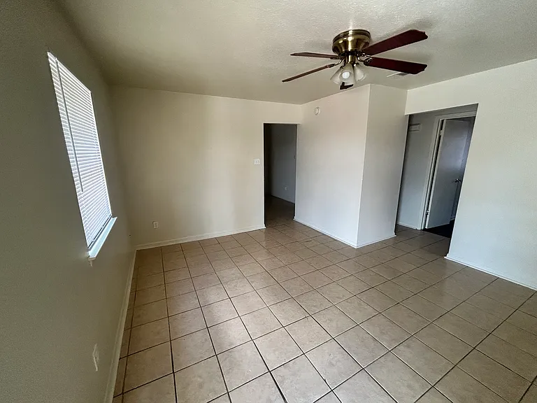 301 Northern Dove Ln #C — Photo 2