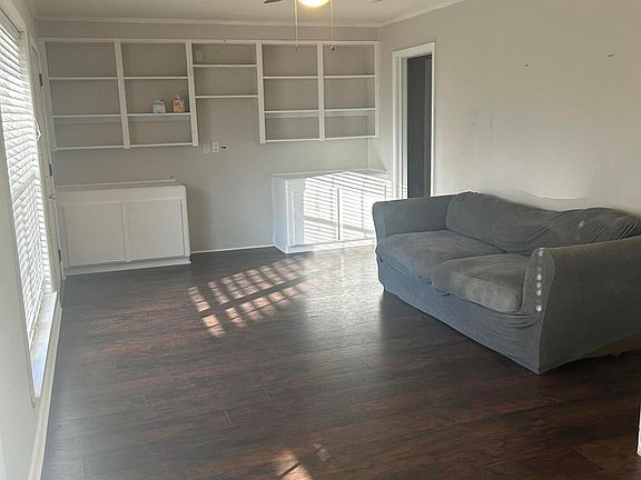 4th image of 210 Pine Park Dr