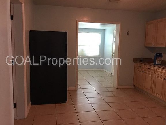 5th image of 10801 N Armenia Ave