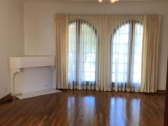 3rd image of 833 S Mansfield Ave #102